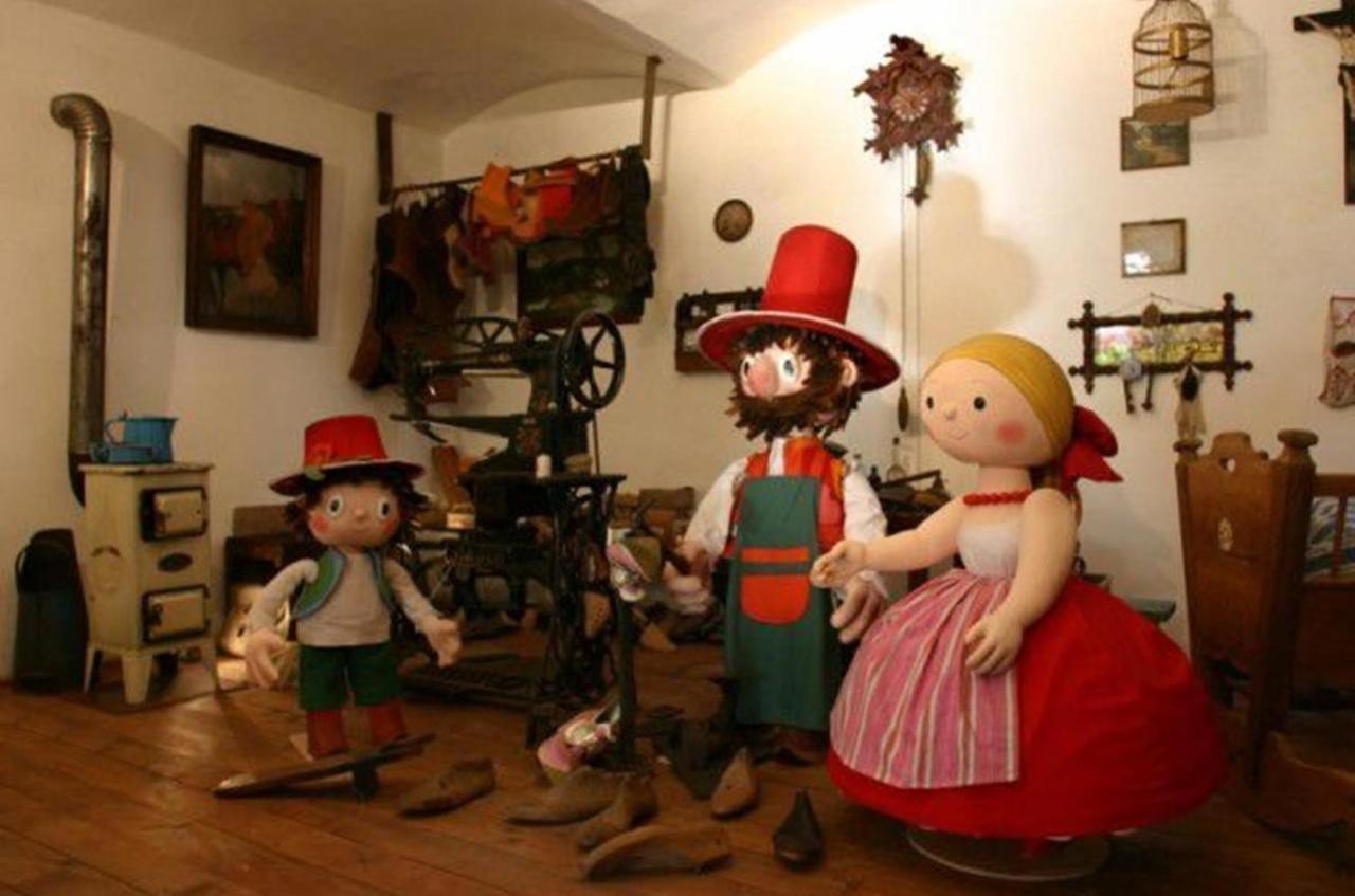 P&P Jicin Apartments - Soukrome 2-3 Luzkove Pokoje S Vlastni Kuchyni A Koupelnou Esterno foto