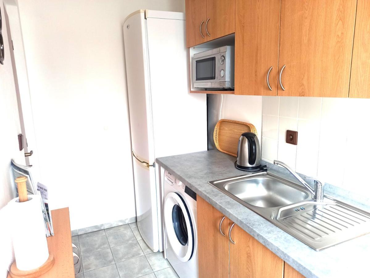 P&P Jicin Apartments - Soukrome 2-3 Luzkove Pokoje S Vlastni Kuchyni A Koupelnou Esterno foto