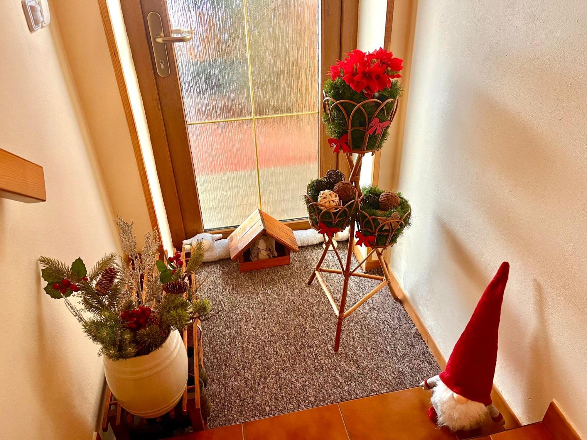 P&P Jicin Apartments - Soukrome 2-3 Luzkove Pokoje S Vlastni Kuchyni A Koupelnou Esterno foto